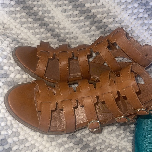 Gladiator 3/20$ Size 4. NWOT🍭 - Picture 2 of 6